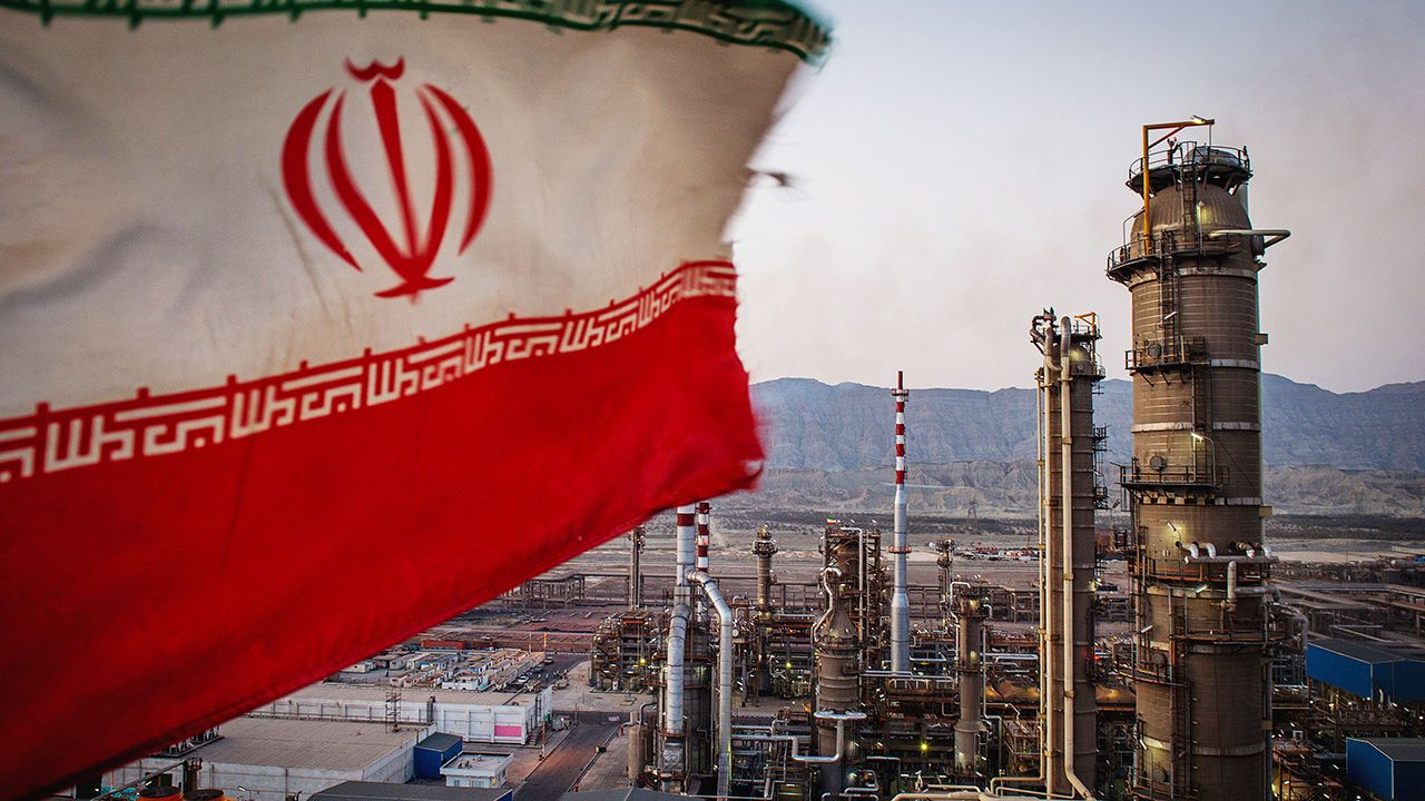 An Iranian national flag flies at the Persian Gulf Star Co. gas condensate refinery in Bandar Abbas, Iran, January 9th 2019